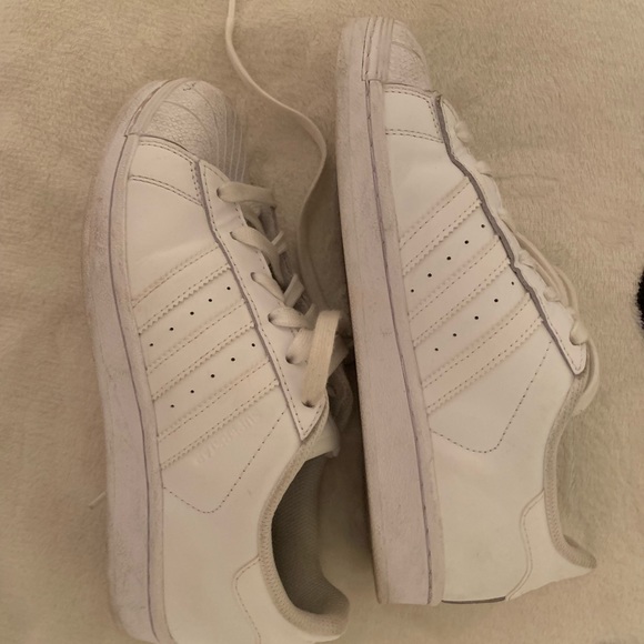Adidas superstars - Picture 3 of 4